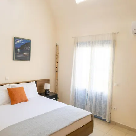 Kirina Private Traditional House * Kamári