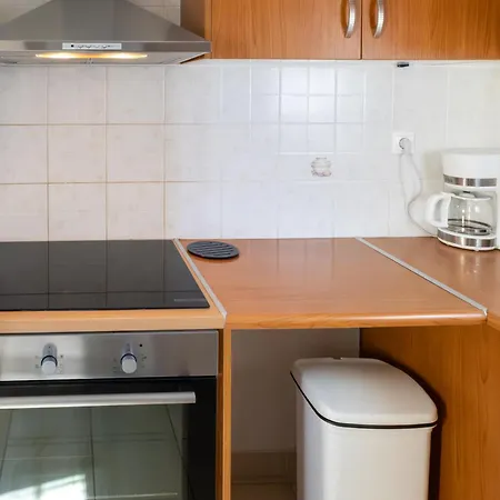 Kirina Private Traditional House *