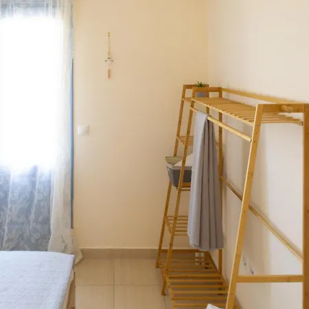 Dom wakacyjny Kirina Private Traditional House