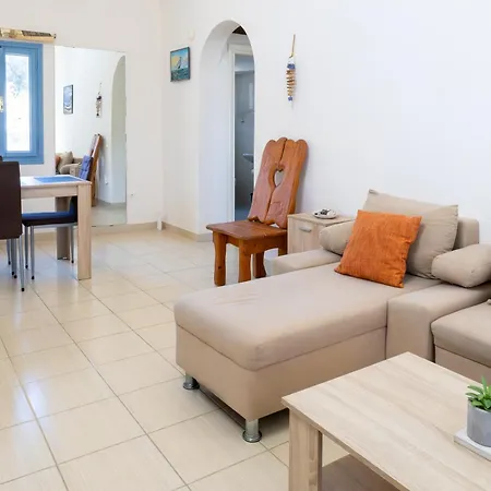 Kirina Private Traditional House *