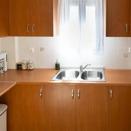 Kirina Private Traditional House *