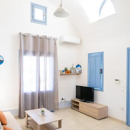 Kirina Private Traditional House * Kamari (Santorini)