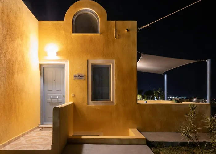 Kirina Private Traditional House *