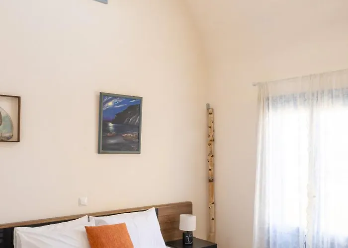 Holiday home Kirina Private Traditional House Kamari (Santorini)