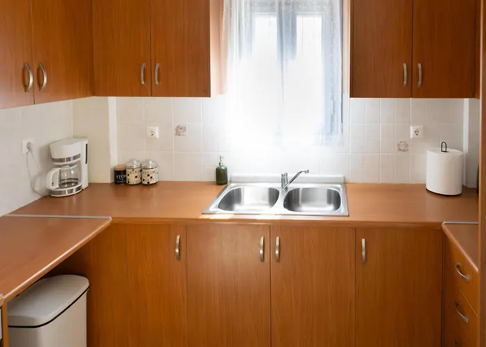 Kirina Private Traditional House *