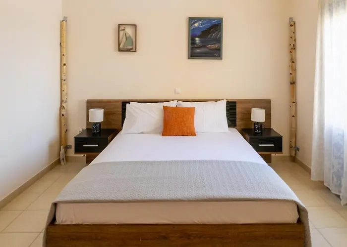 Kirina Private Traditional House Kamári