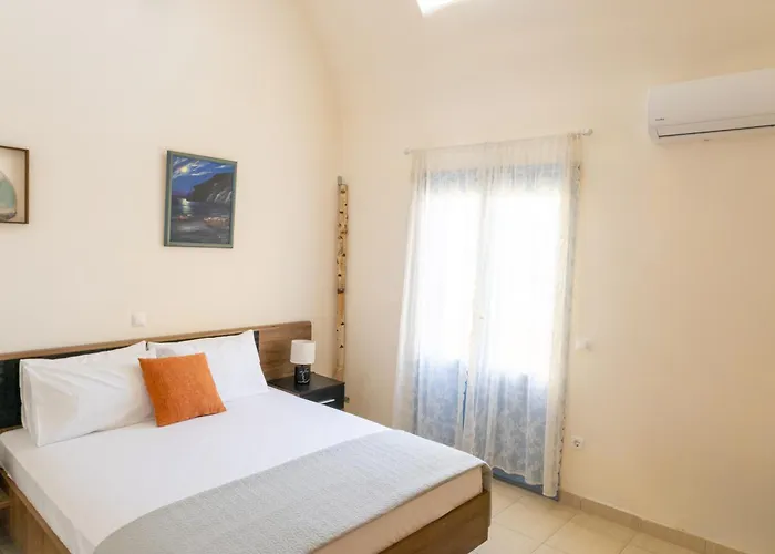 Kirina Private Traditional House * Kamári